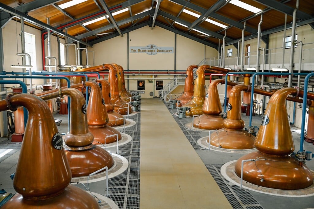 Die Glenfiddich Distillery liegt im Herzen der Speyside und ist nur wenige Meilen von Dufftown entfernt